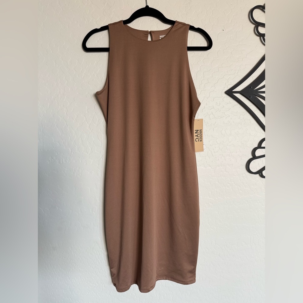 5/$25 - MADDEN NYC Tan Sheath Dress -  NEW w/ Tags - Large